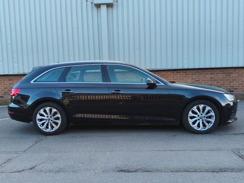 Audi A4 Avant Tdi Ultra Se LR16WPN Black #2