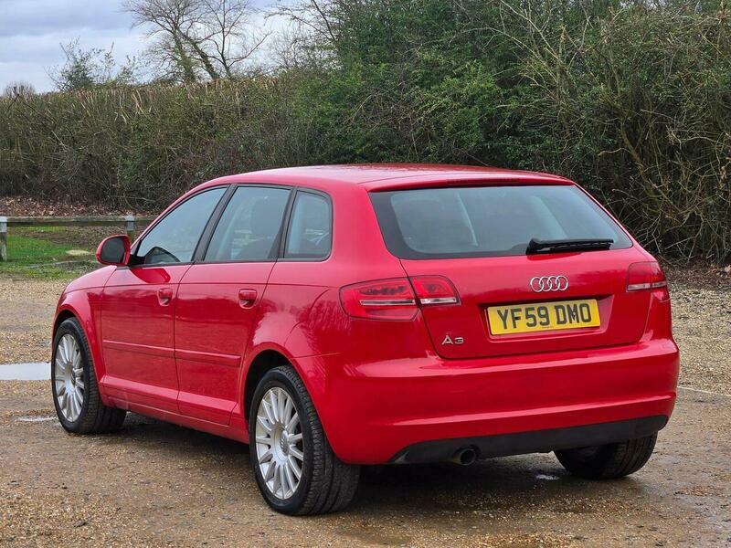 Audi A3 1.6 Tdi Se Sportback Red #4