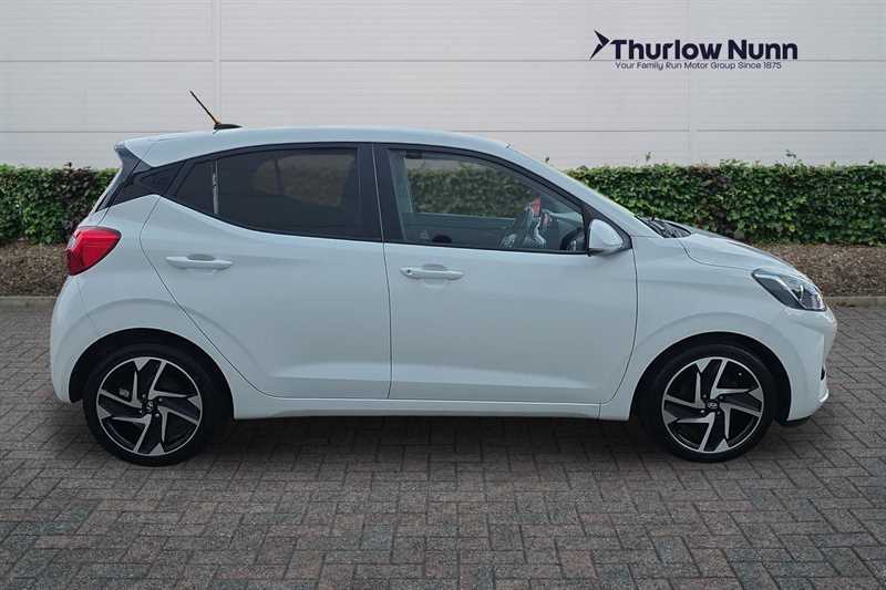 Hyundai I10 1.0 Premium Hatchback Euro 6 S KM69VNC White #3