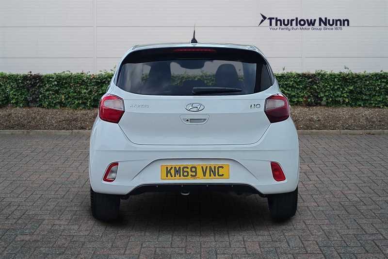 Hyundai I10 1.0 Premium Hatchback Euro 6 S KM69VNC White #6