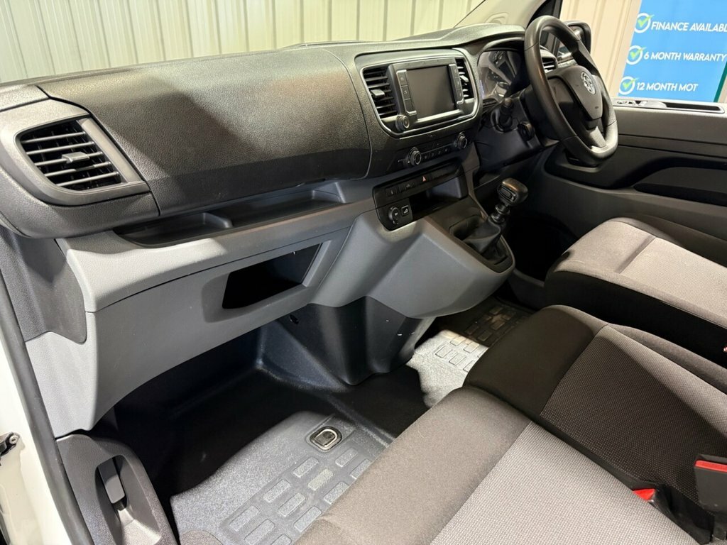 Vauxhall Vivaro 1.5L Sportive 6Dr DS72XVH White #4