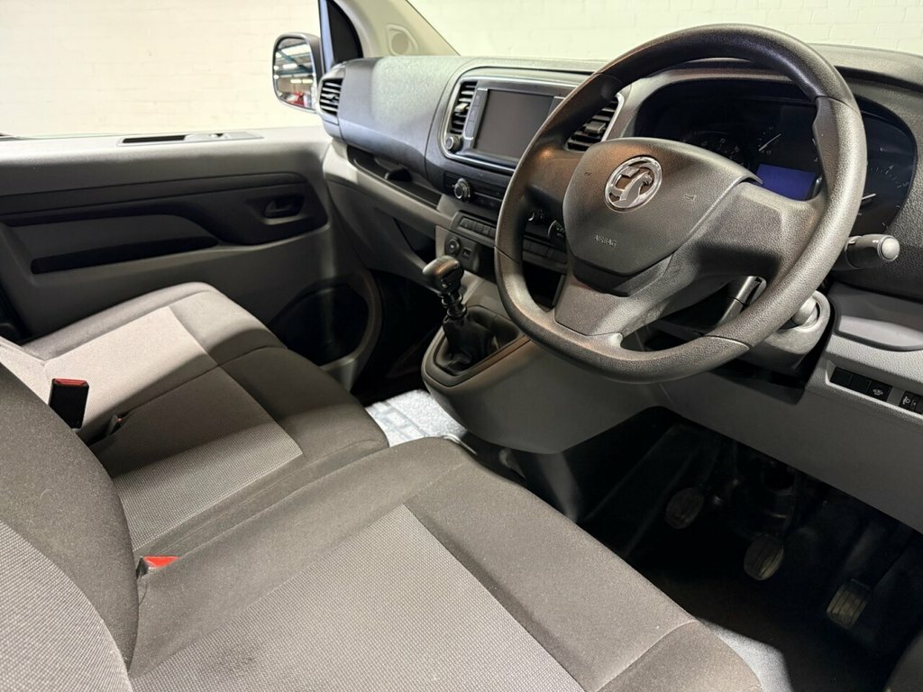 Vauxhall Vivaro 1.5L Sportive 6Dr DS72XVH White #3