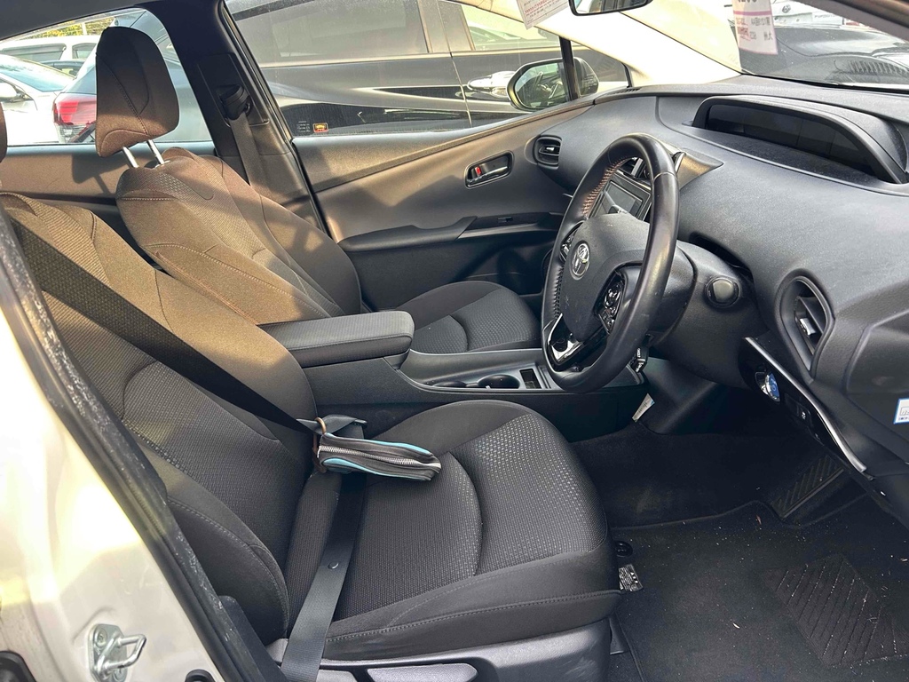 Toyota Prius 1.8 Hybrid 202020 5 Seats Ulez Free Fresh I White #3