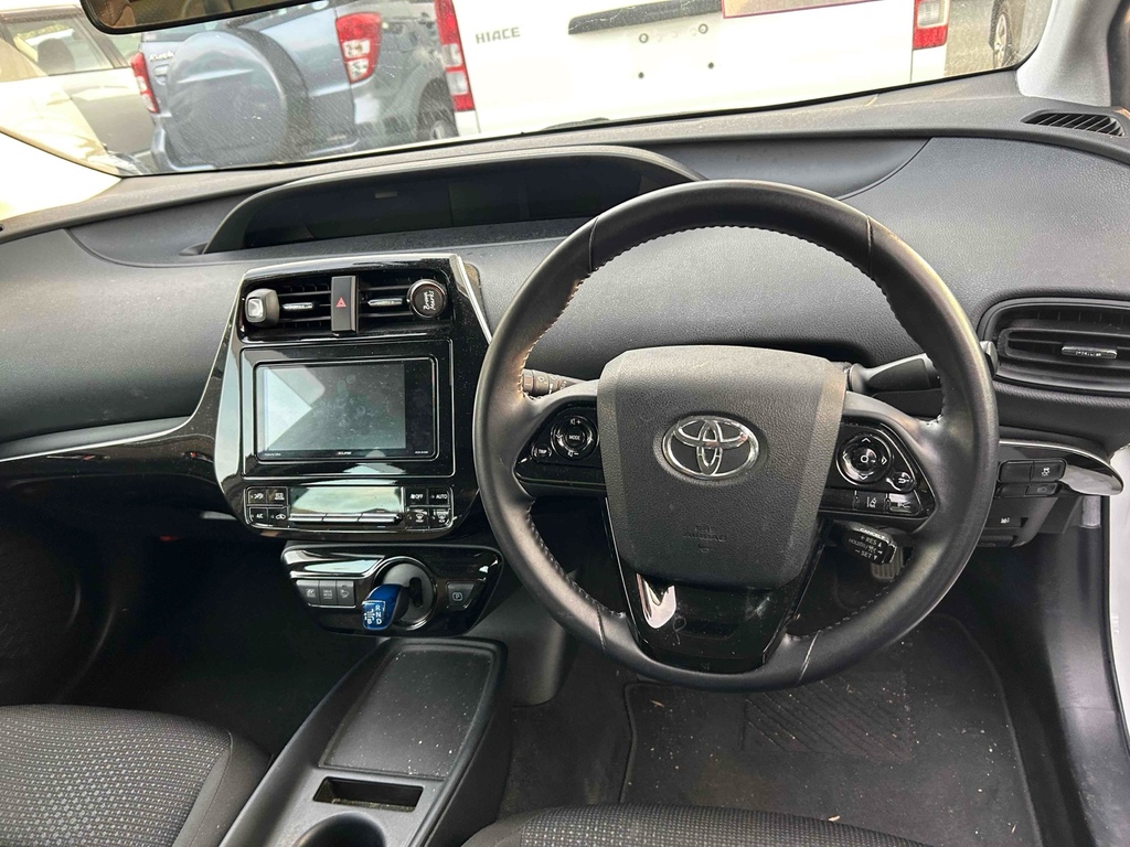 Toyota Prius 1.8 Hybrid 202020 5 Seats Ulez Free Fresh I White #5