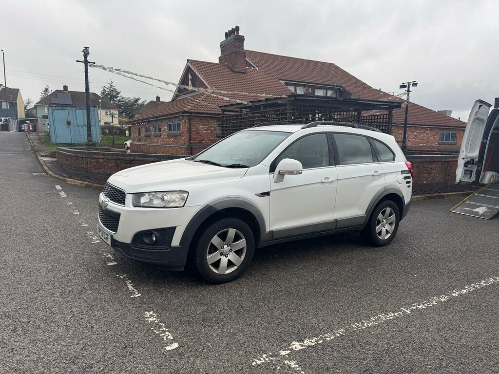 Chevrolet Captiva Lt Vcdi White #4