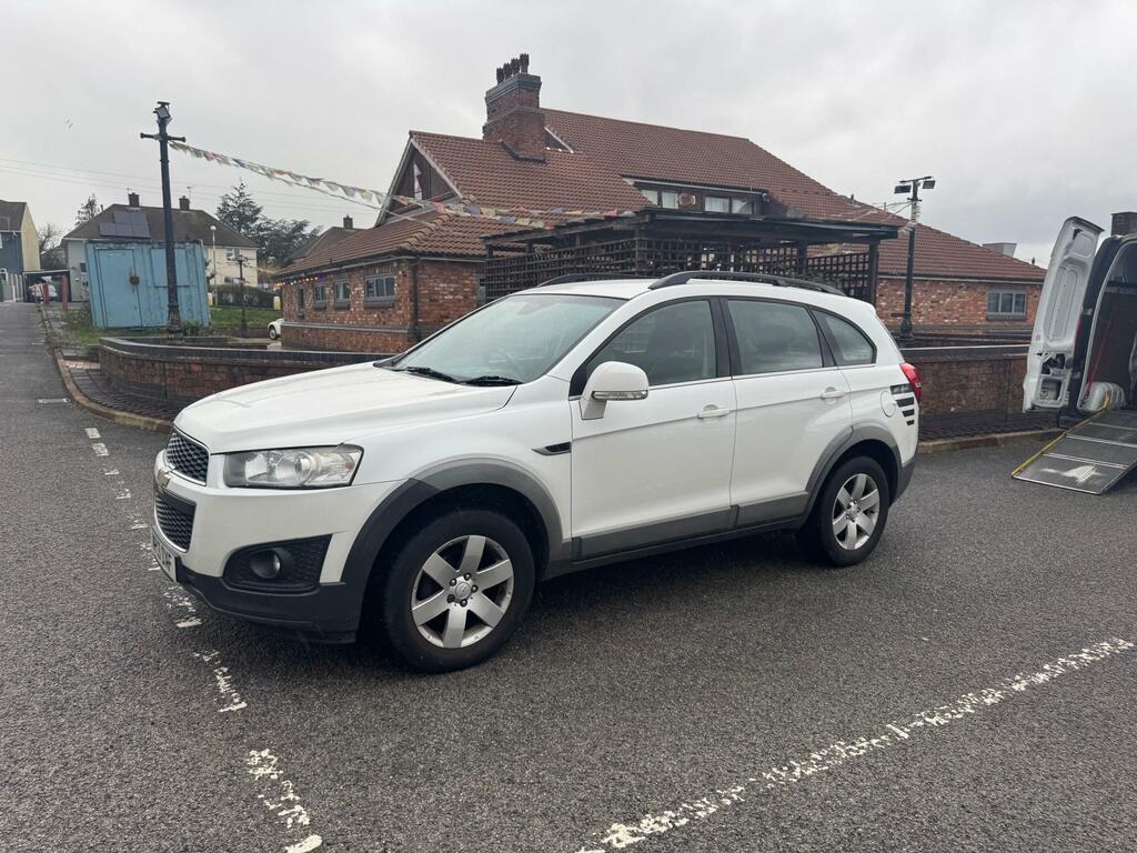 Chevrolet Captiva Lt Vcdi White #3