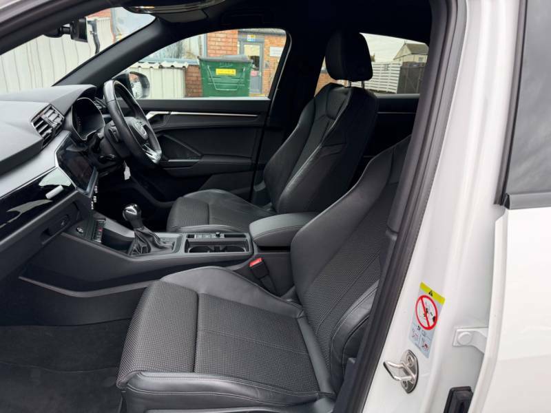 Audi Q3 Q3 1.4 Tfsie 45 Black Edition Sportback YJ23BPM White #5