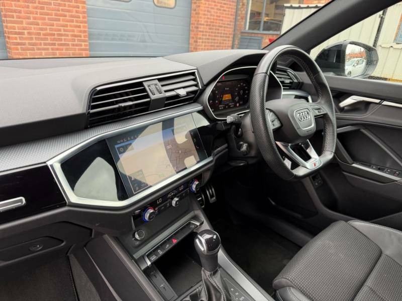 Audi Q3 Q3 1.4 Tfsie 45 Black Edition Sportback YJ23BPM White #4