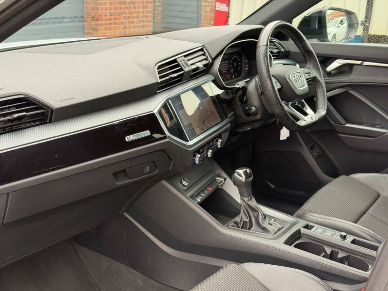 Audi Q3 Q3 1.4 Tfsie 45 Black Edition Sportback YJ23BPM White #3