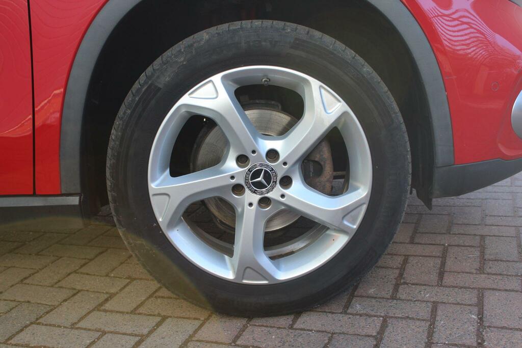 Mercedes-Benz GLA Class Suv YT68EPE Red #2