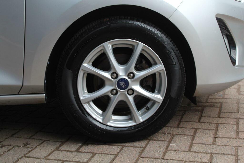 Ford Fiesta Fiesta Zetec DV67XGF Silver #2