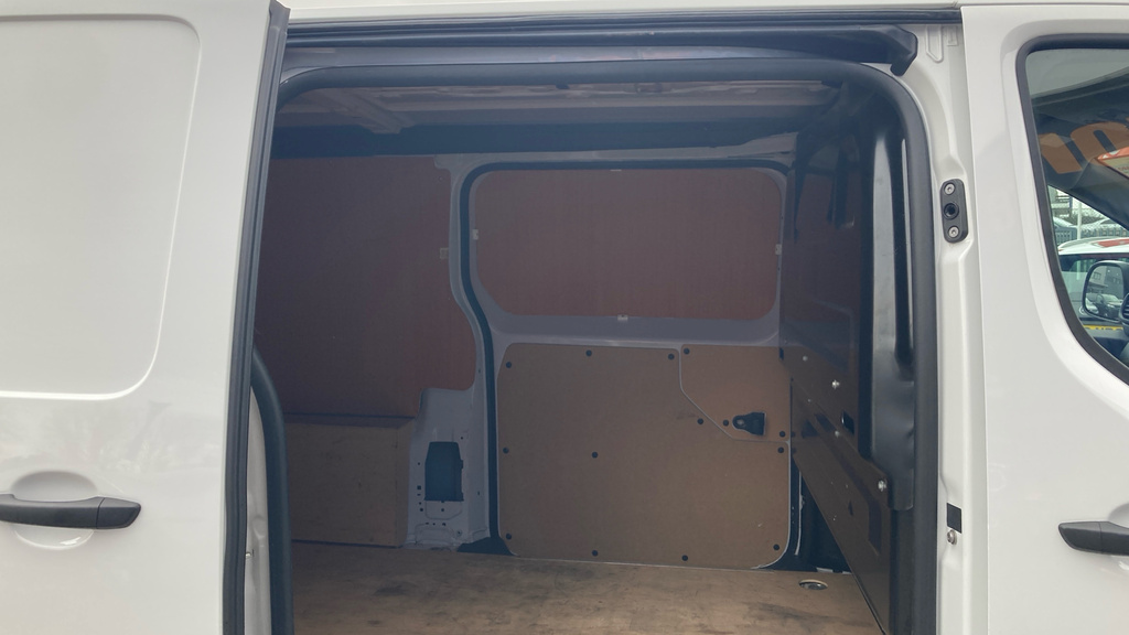 Vauxhall Vivaro Prime White #5