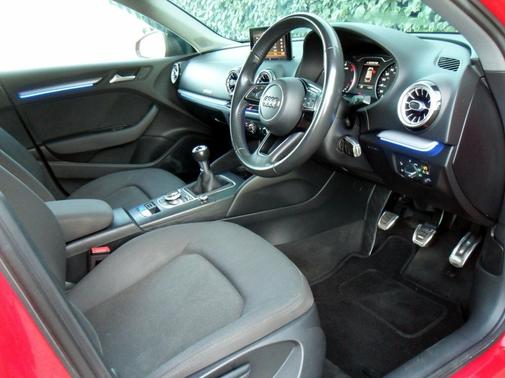 Audi A3 2.0 Tdi Se Technik Sportback Eur KJ18NYG Red #5