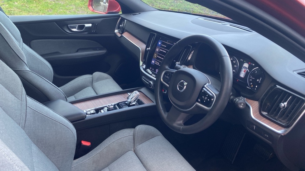 Volvo V60 Inscription B4 Mhev Red #4