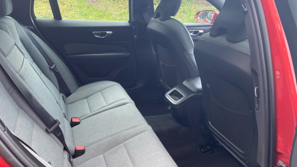 Volvo V60 Inscription B4 Mhev Red #6