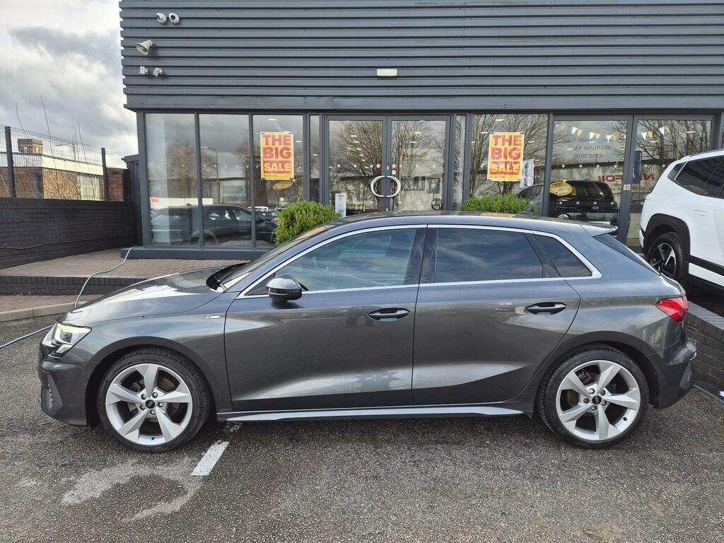 Audi A3 1.0 Tfsi 30 S Line Sportback Euro 6 Ss ME72BVM #4