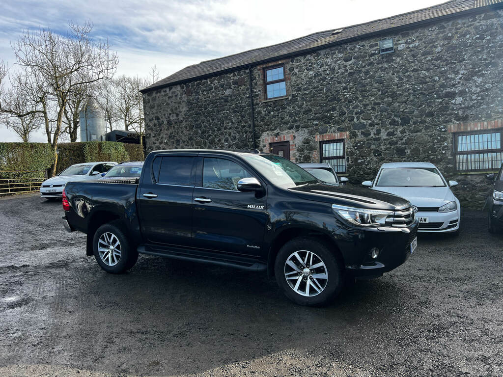 Toyota HILUX D Cab Pick Up 2.4 D-4d Black