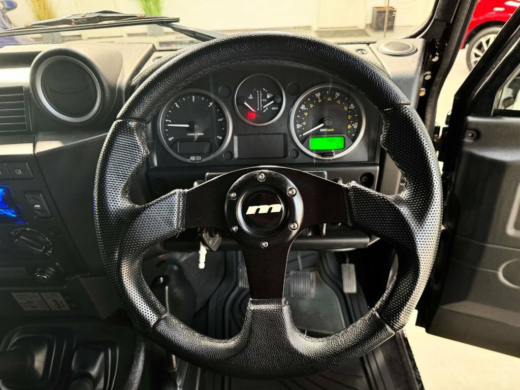 Land Rover Defender 2.4L Null Black #4