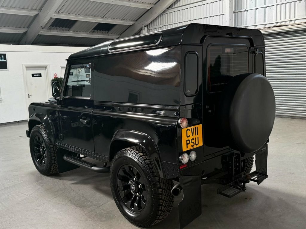 Land Rover Defender 2.4L Null Black #2
