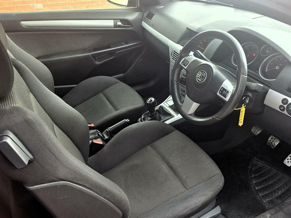 Vauxhall Astra 1.9 Cdti Sxi Sport Hatch 200909 Red #2