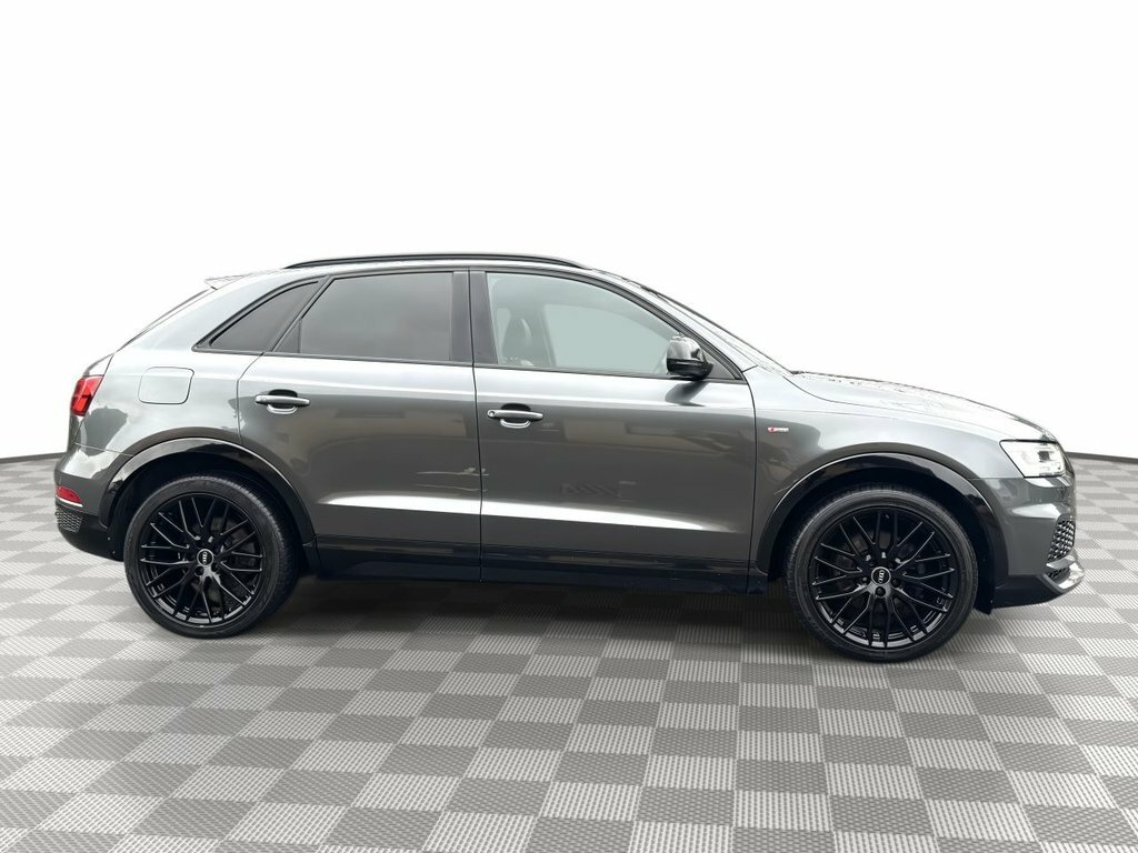 Audi Q3 2L Black Edition ST67LEU Grey #6