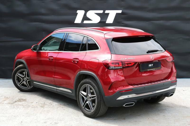 Mercedes-Benz GLA Class Gla 200D Amg Line Executive Red #4