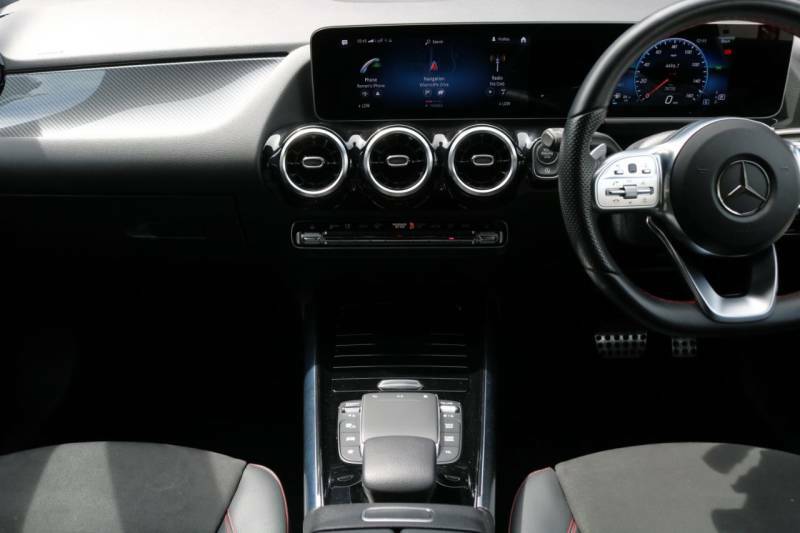 Mercedes-Benz GLA Class 1.3 Gla200 Amg Line 7G-dct Euro 6 Ss White #14