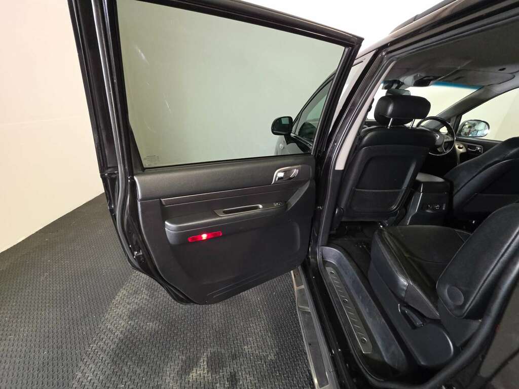 SsangYong Turismo 2.2 Elx Tip Grey #43