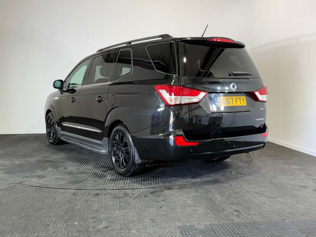SsangYong Turismo 2.2D Elx Mpv T-tronic 4Wd Selectable Eu Black #5