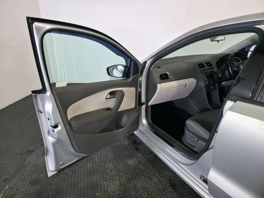 Volkswagen Polo 1.2 Match Tsi 89 Bhp Blue #53