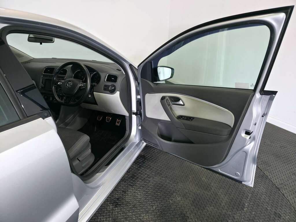 Volkswagen Polo 1.2 Match Tsi 89 Bhp Blue #19