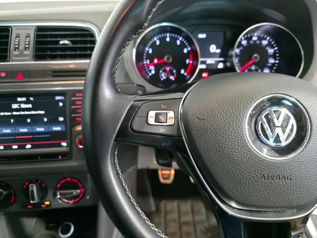 Volkswagen Polo 1.2 Match Tsi 89 Bhp Blue #28