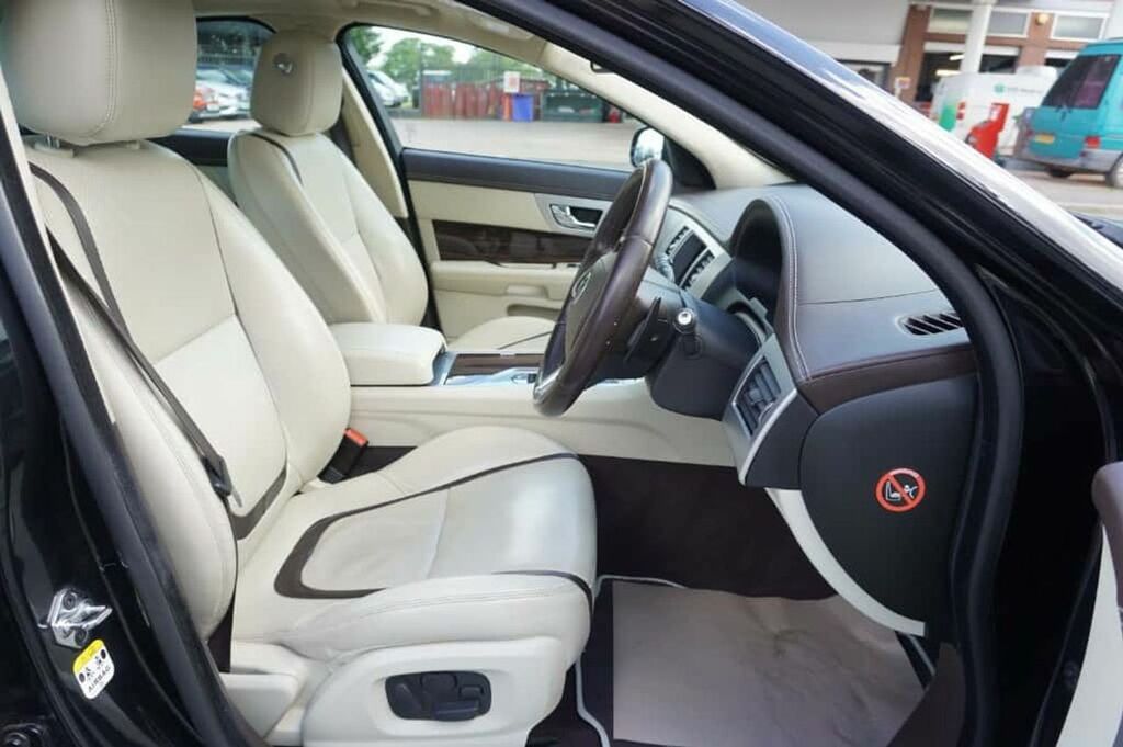 Jaguar XF 3.0 V6 Portfolio Euro 6 Ss White #16