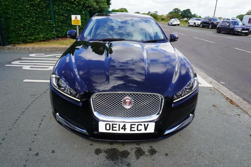 Jaguar XF D V6 Portfolio...amazing Condition Black #2