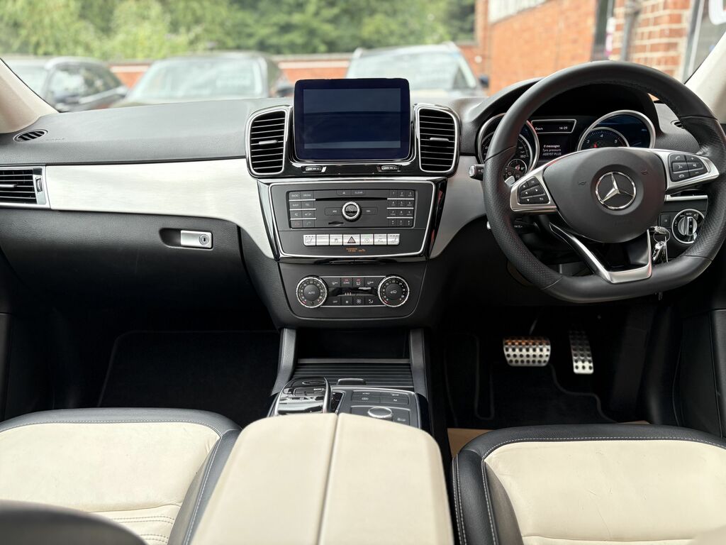 Mercedes-Benz GLE Class Gle 250 D 4Matic Amg Line Premium Black #27