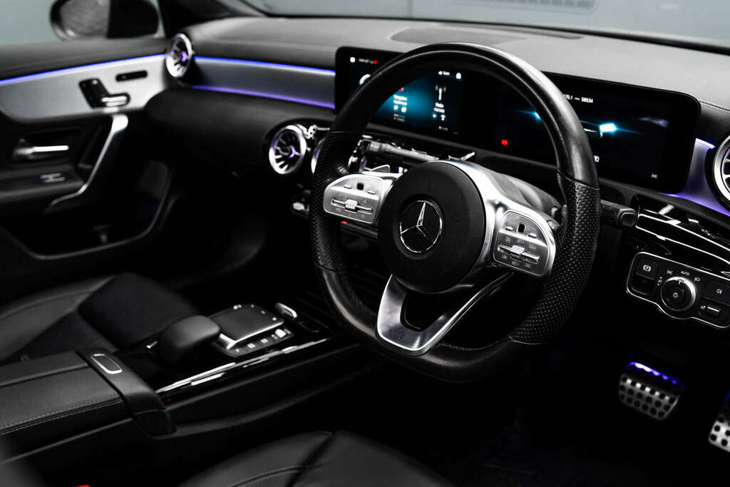Mercedes-Benz 250 Cla Amg Line Premium E  #28