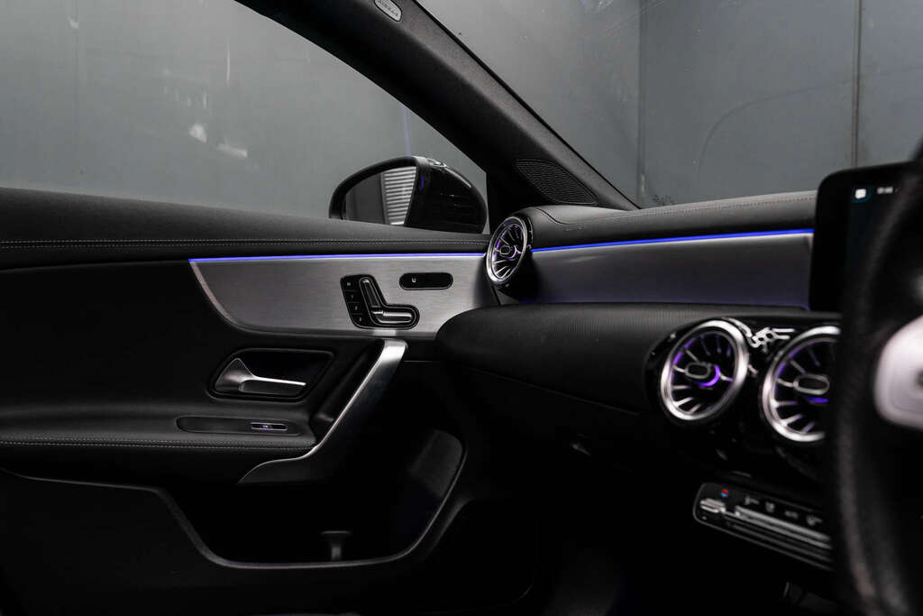 Mercedes-Benz 250 Cla Amg Line Premium E  #18