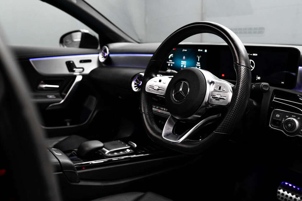 Mercedes-Benz 250 Cla Amg Line Premium E  #22