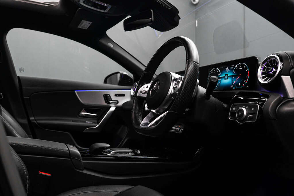 Mercedes-Benz 250 Cla Amg Line Premium E  #8