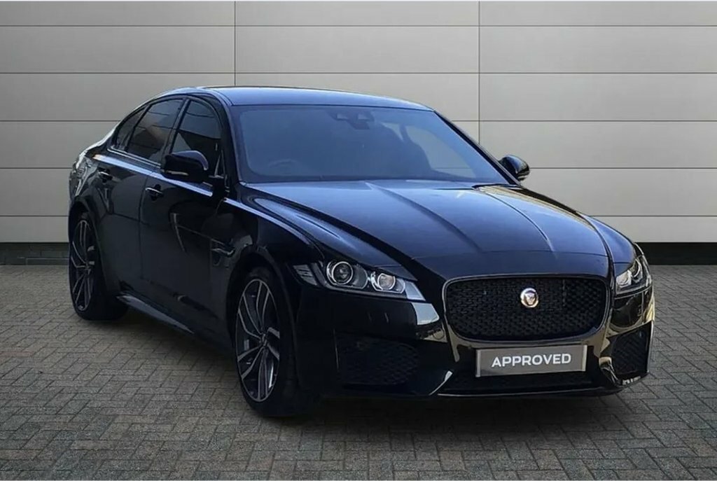 Jaguar XF 2L Chequered Flag Black