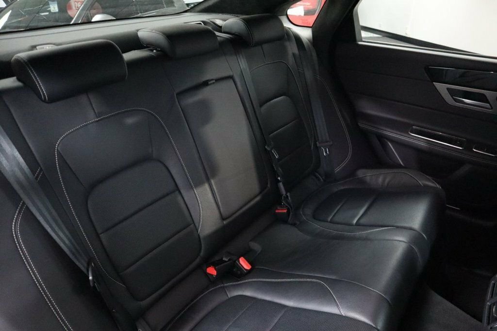 Jaguar XF Xf R-sport Awd White #11