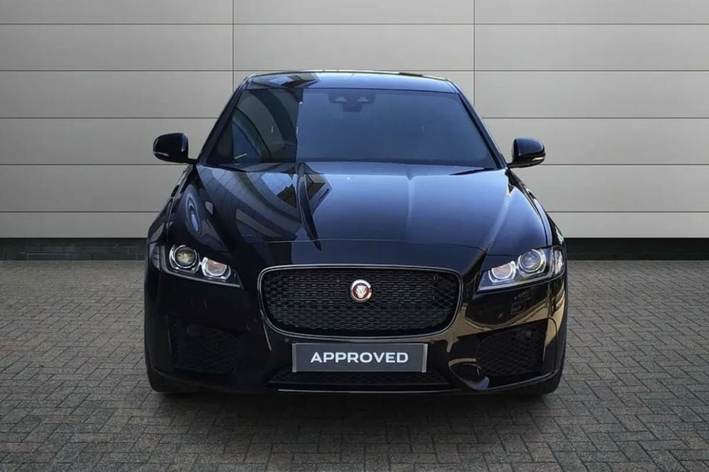 Jaguar XF 2L Chequered Flag Black #5