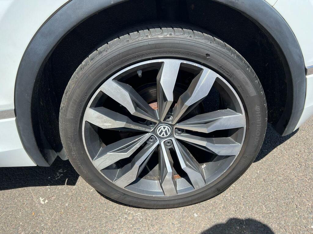 Volkswagen Tiguan R-line Grey #41