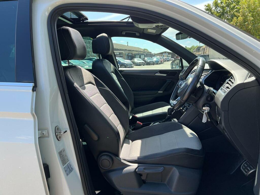 Volkswagen Tiguan R-line Grey #25