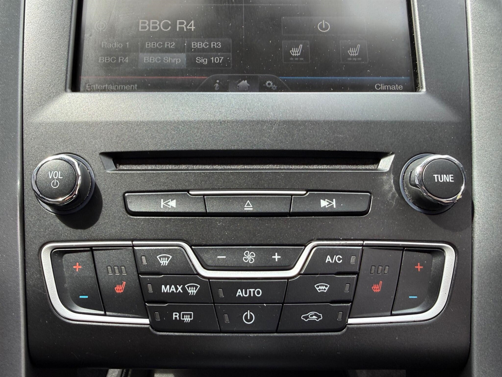 Ford Mondeo Ford 2.0 Tdci Econetic Zetec Hatchback Silver #41