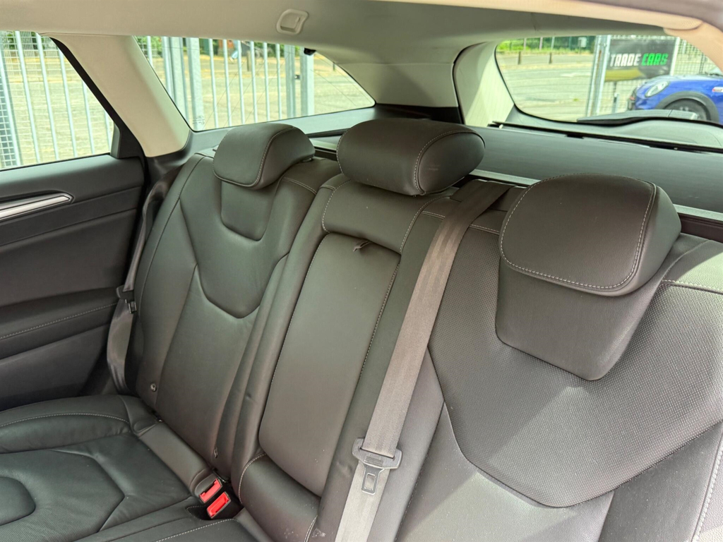 Ford Mondeo Ford 2.0 Tdci Econetic Zetec Hatchback Silver #20