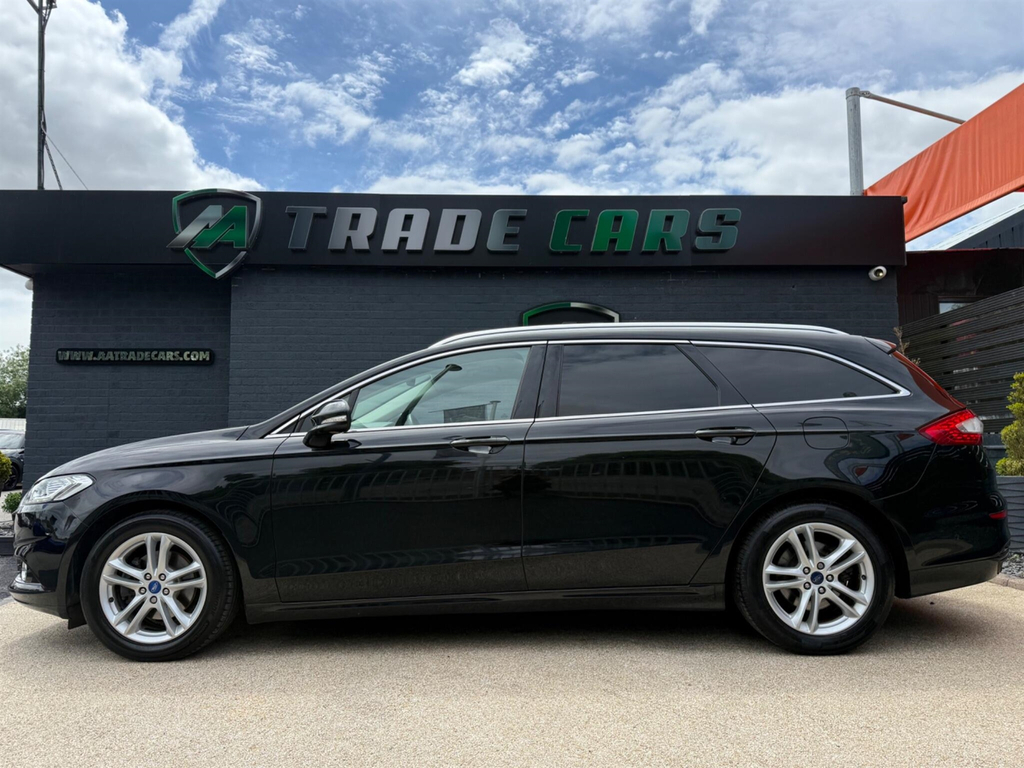Ford Mondeo Estate Black #4