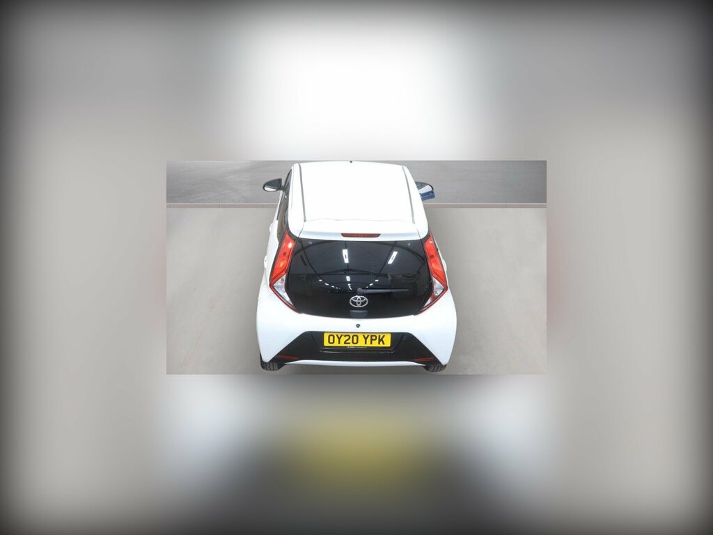 Toyota Aygo 1.0 Vvt-i X-trend Funroof X-shift Euro 6 White #2