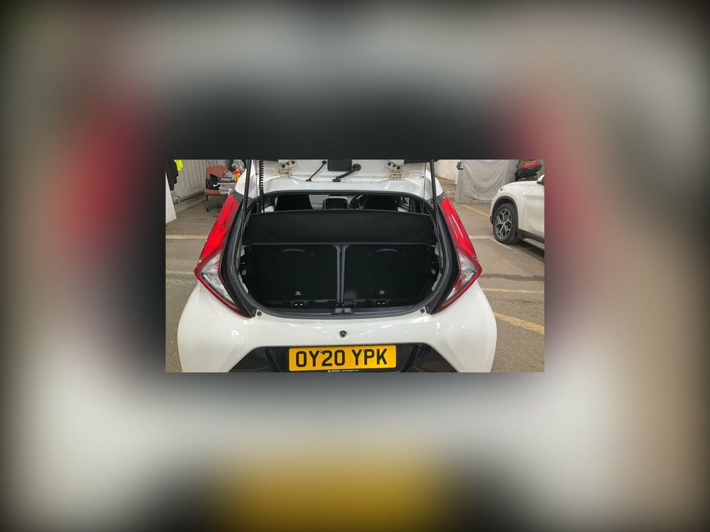 Toyota Aygo 1.0 Vvt-i X-trend Funroof X-shift Euro 6 White #3