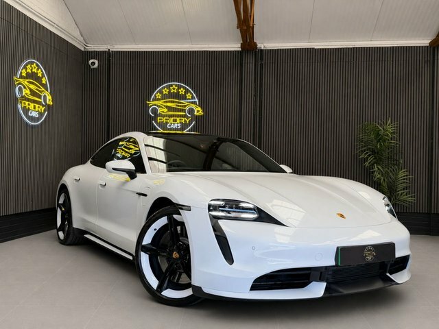 Porsche Taycan Performance Plus 93.4Kwh Turbo Saloon White